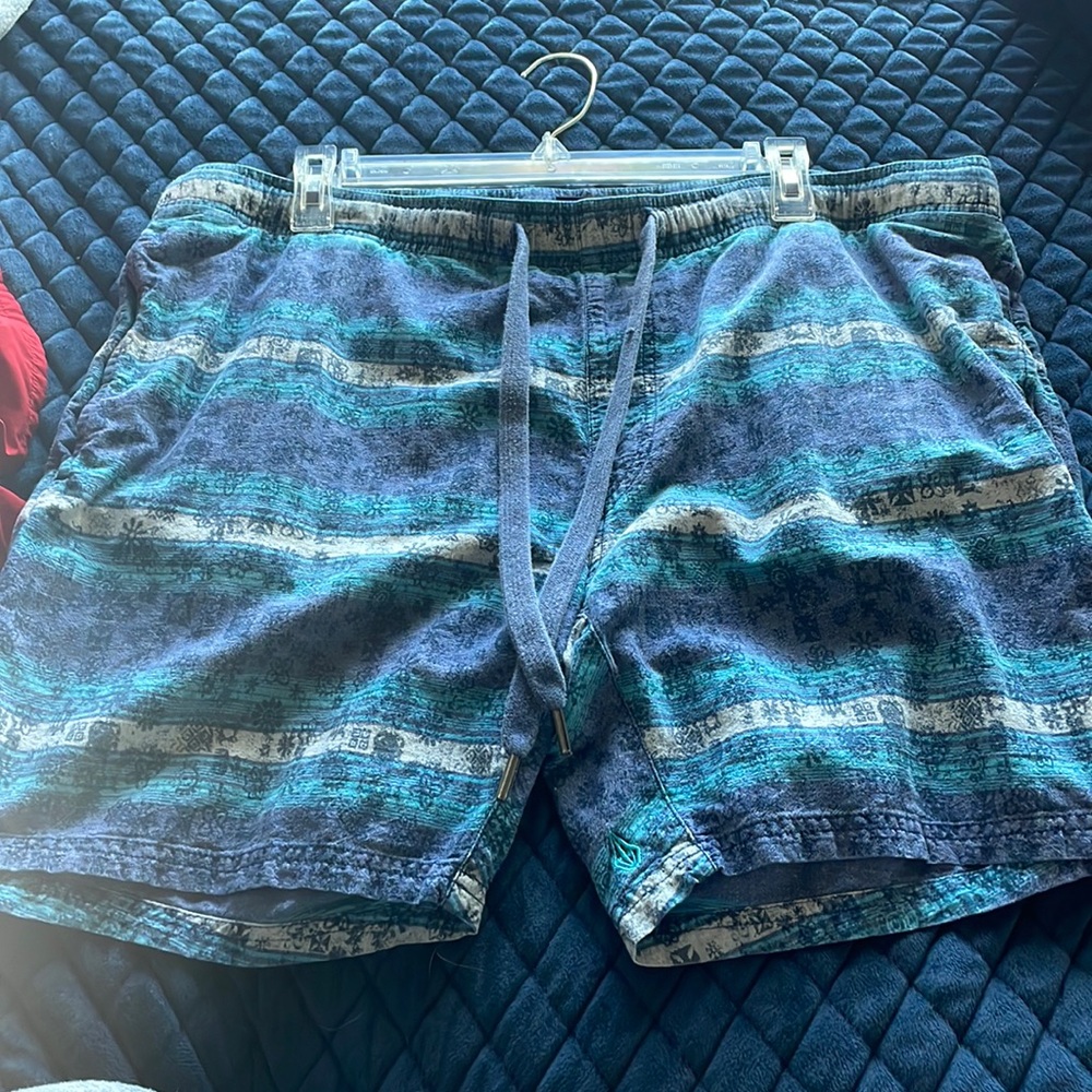 Volcom shorts